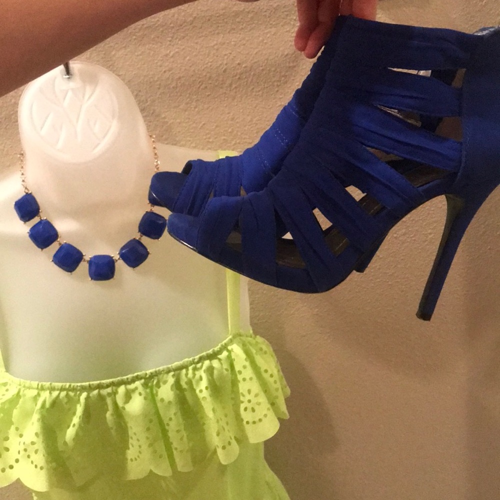 BCBG heels